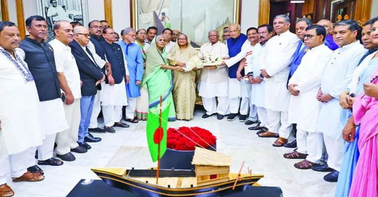 বিদেশে খালেদার চিকিৎসার বিপক্ষে যুক্তি তুলে ধরুন-প্রধানমন্ত্রী শেখ হাসিনা
