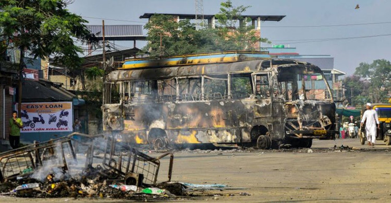 মণিপুরে ফের সহিংসতা, পরিস্থিতি নিয়ন্ত্রণে চাপে প্রশাসন
