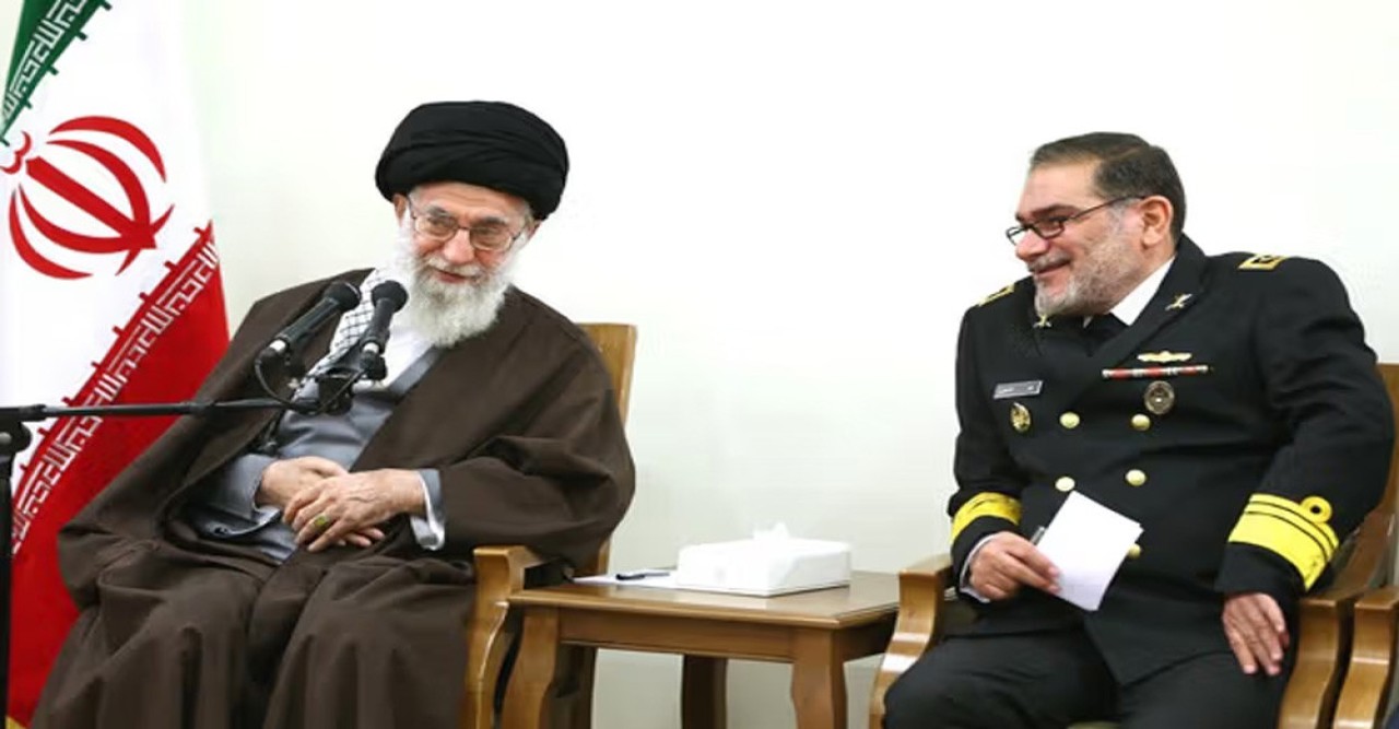 ট্রাম্পকে কাতারে ইরানি হামলার কথা মনে করিয়ে দিলেন খামেনির উপদেষ্টা