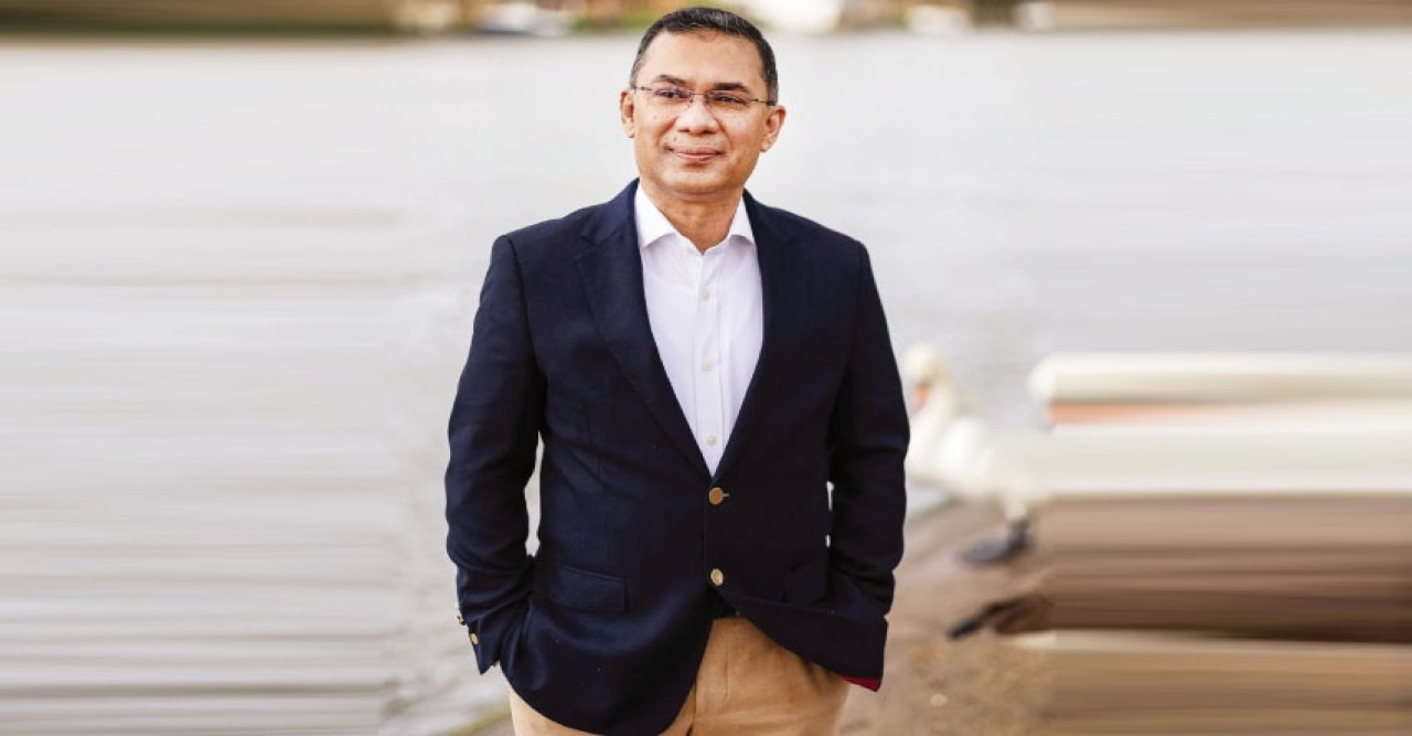 লন্ডনের হিথ্রো বিমানবন্দরের পথে তারেক রহমান