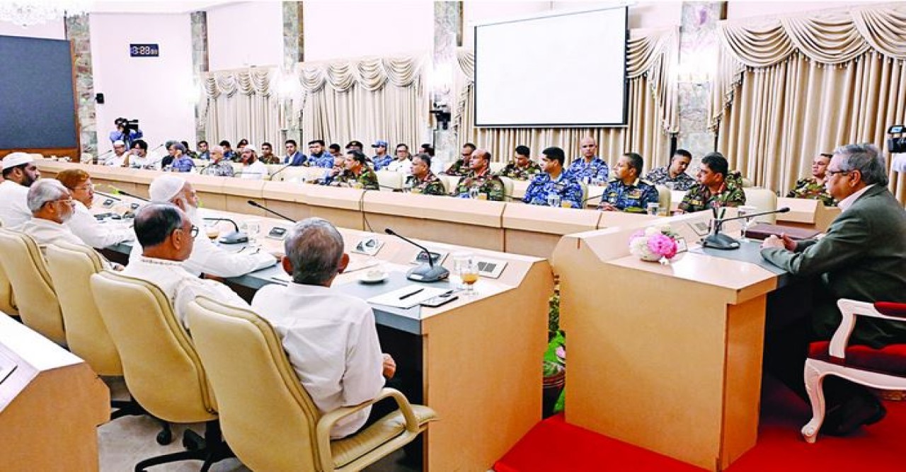 রাষ্ট্রপতির সঙ্গে রাজনৈতিক দলের বৈঠক অন্তর্বর্তী সরকার গঠনের সিদ্ধান্ত
