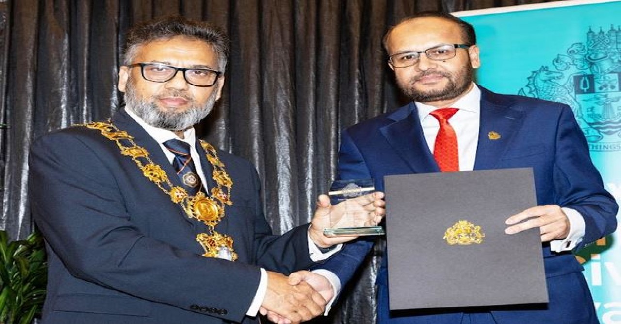 লন্ডনে সিভিক অ্যাওয়ার্ডে ভূষিত হলেন সাংবাদিক তাইসির মাহমুদ