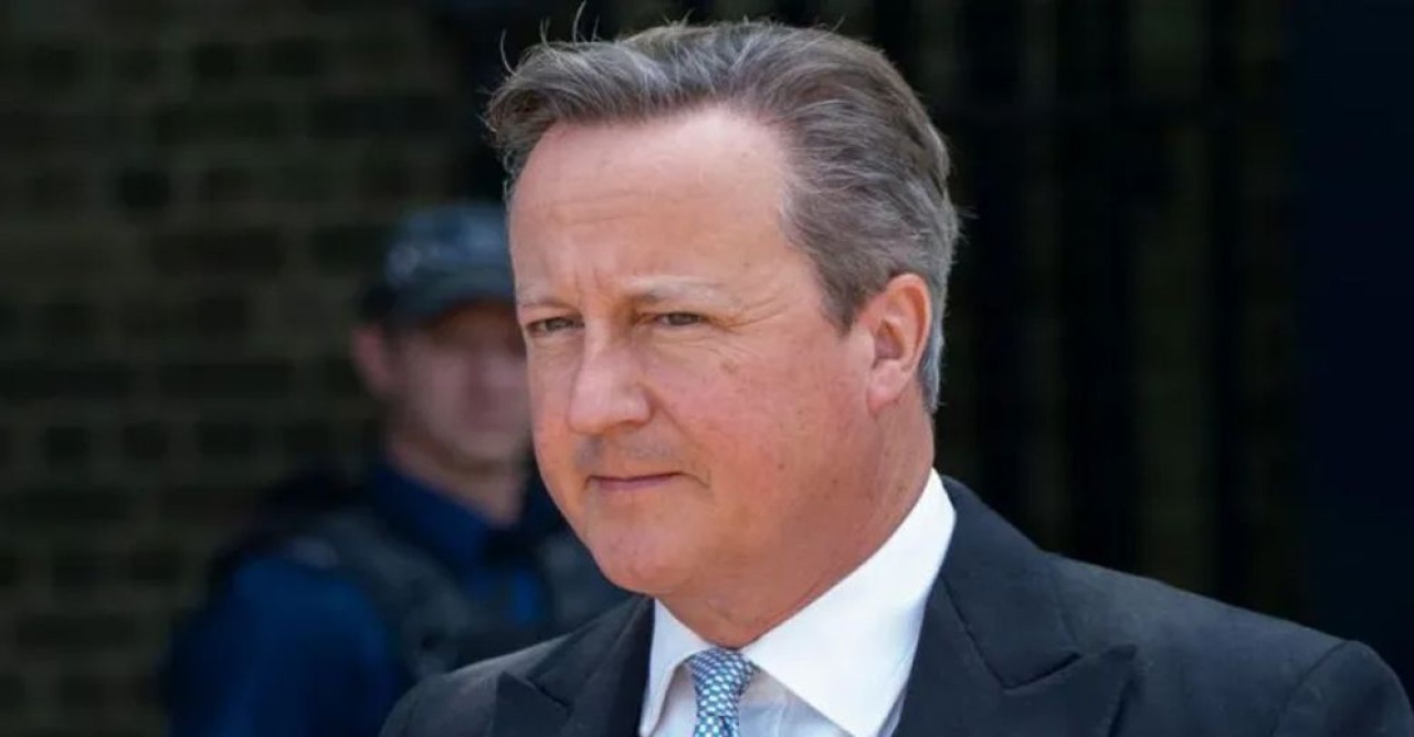 ক্যান্সার আক্রান্ত হওয়ার কথা প্রকাশ্যে আনলেন সাবেক ব্রিটিশ প্রধানমন্ত্রী