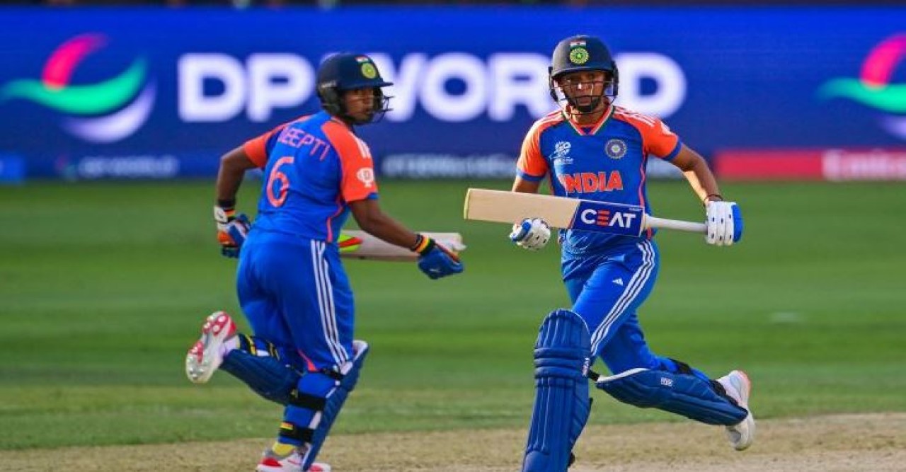 রানের পাহাড় টপকে ফাইনালে ভারত