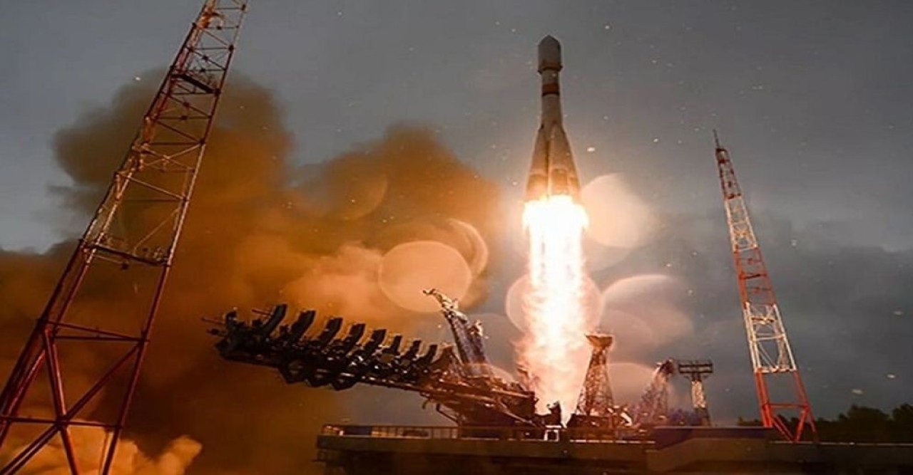 রাশিয়ার রকেটে চড়ে মহাকাশে গেল ইরানের ৩ স্যাটেলাইট