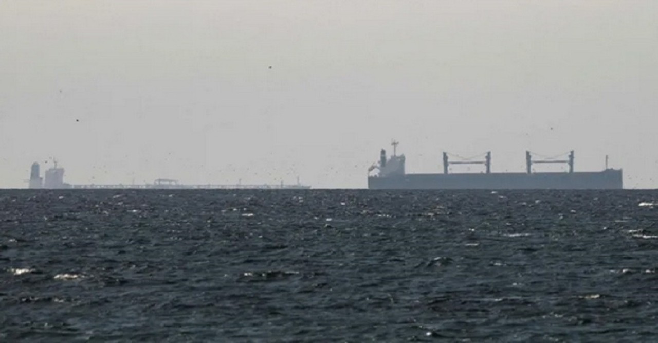 অবরোধ না তুললে বন্ধই থাকবে হরমুজ প্রণালি : হুঁশিয়ারি ইরানের