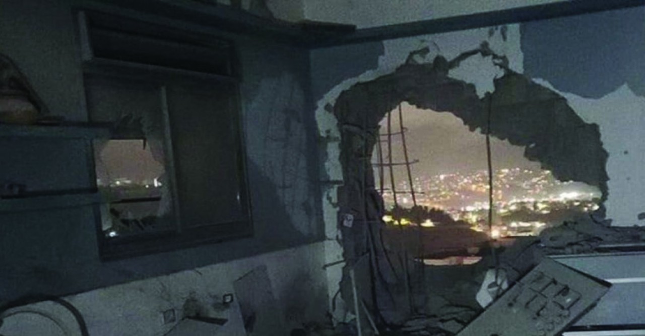 ইরানের ক্ষেপণাস্ত্র হামলায় ইসরায়েলে ভবন ধস, আহত ২০