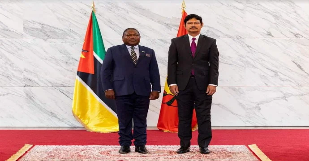 মোজাম্বিকের রাষ্ট্রপতির কাছে বাংলাদেশের রাষ্ট্রদূতের পরিচয়পত্র পেশ