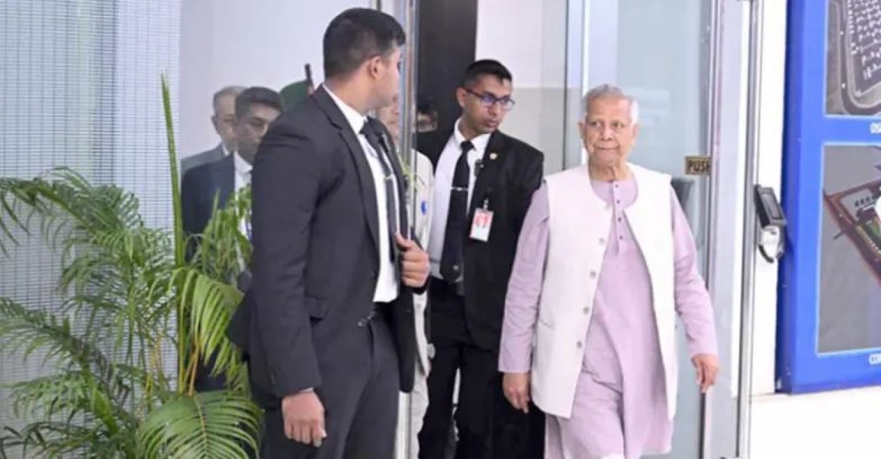 ভ্যাটিকানের উদ্দেশ্যে কাতার ত্যাগ করলেন প্রধান উপদেষ্টা