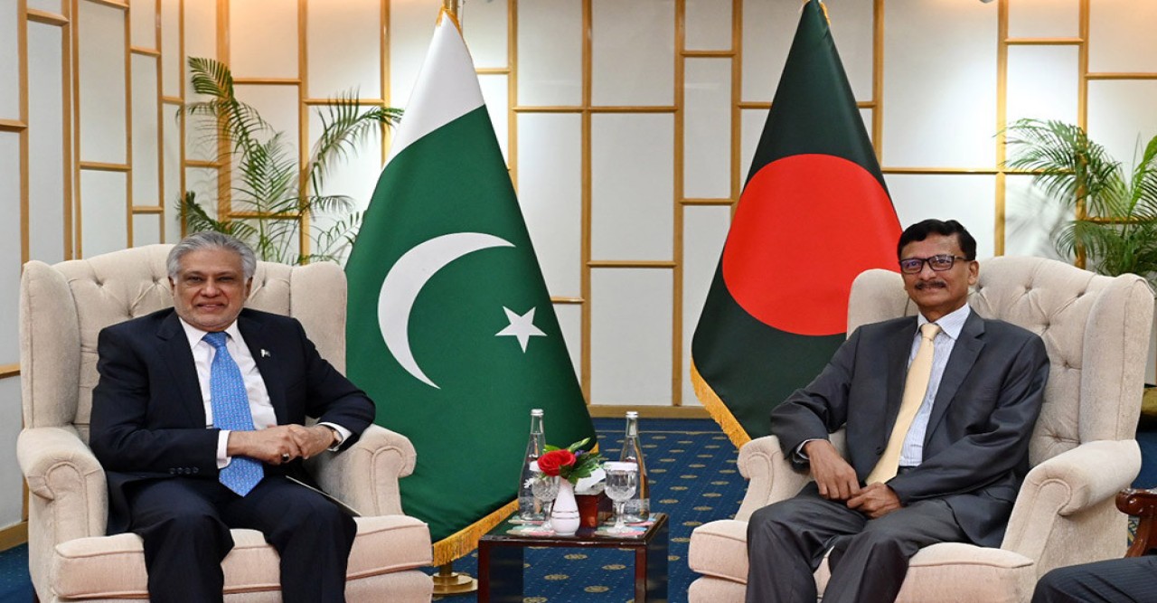 পররাষ্ট্র উপদেষ্টা ও পাকিস্তানের পররাষ্ট্রমন্ত্রীর বৈঠক শুরু