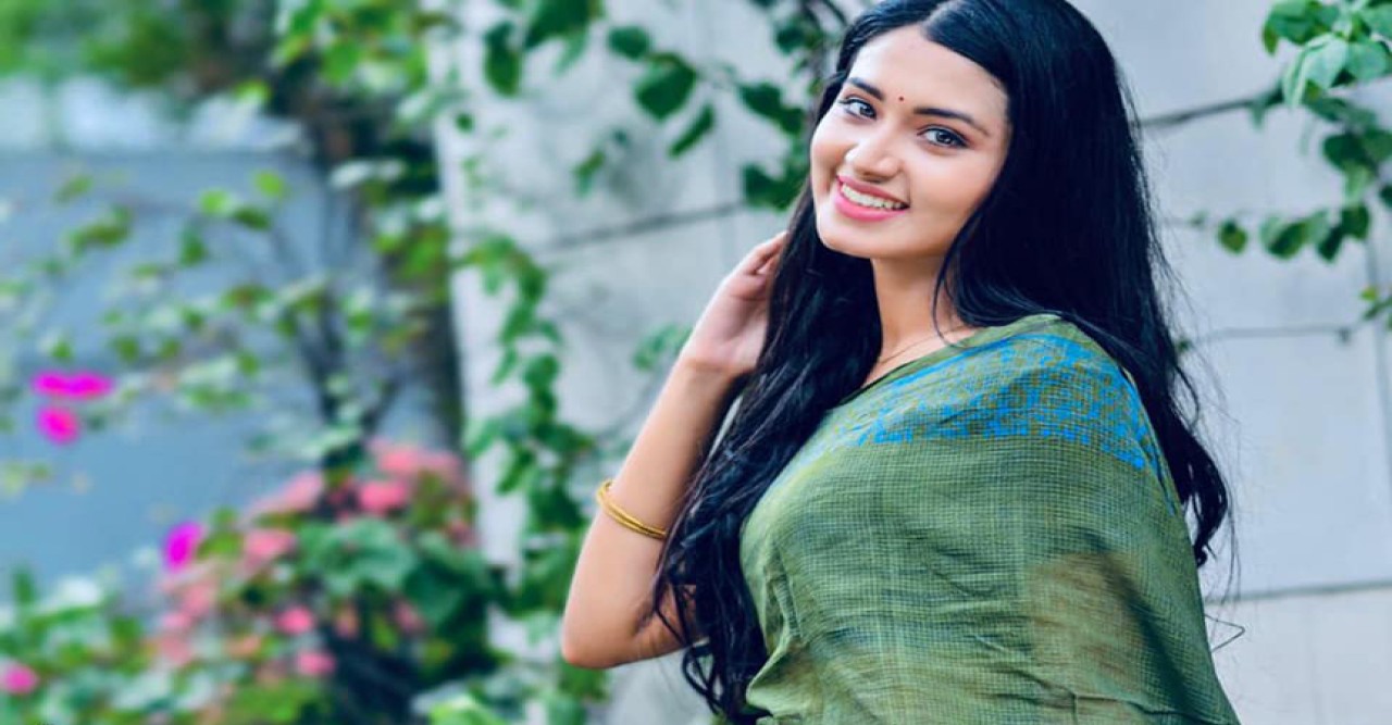 শুটিংয়ে চুরি হলো তাসনিয়া ফারিণের আইফোন