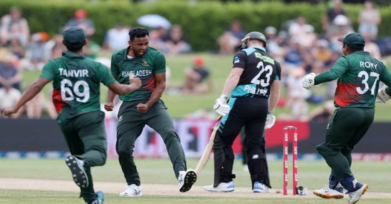 নাজমুল-লিটনদের বর্ষবরণ অকল্যান্ড বিমানবন্দরে