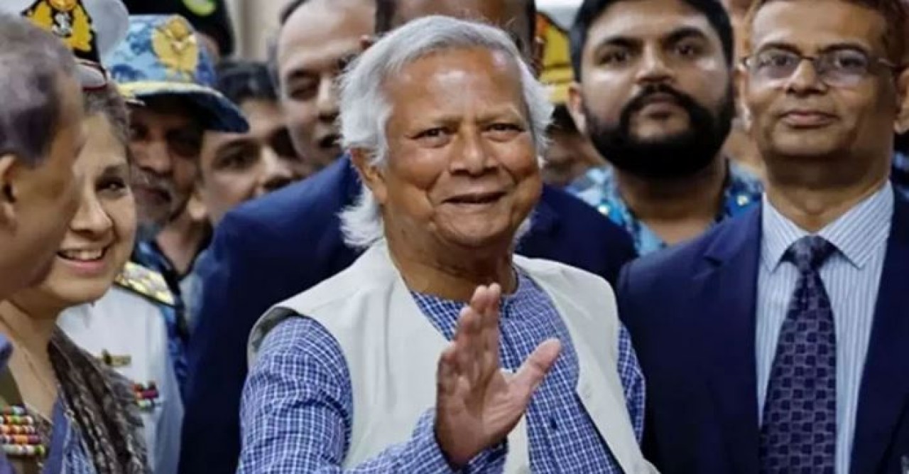 নিউ ইয়র্কের উদ্দেশে ঢাকা ছাড়লেন ড. ইউনূস