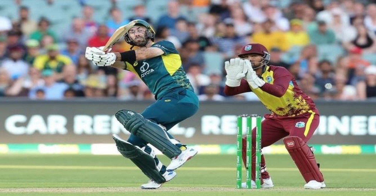 পঞ্চম টি-টোয়েন্টি সেঞ্চুরিতে রোহিতের পাশে ম্যাক্সওয়েল