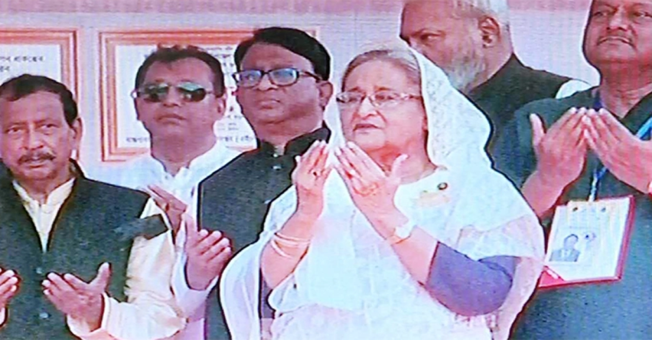 রংপুরে সভামঞ্চে প্রধানমন্ত্রী