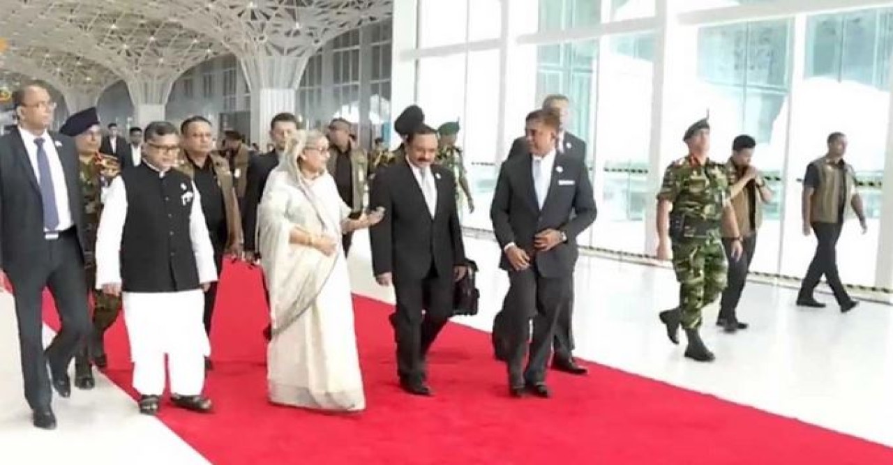 শাহজালাল বিমানবন্দরের তৃতীয় টার্মিনালের উদ্বোধনস্থলে প্রধানমন্ত্রী