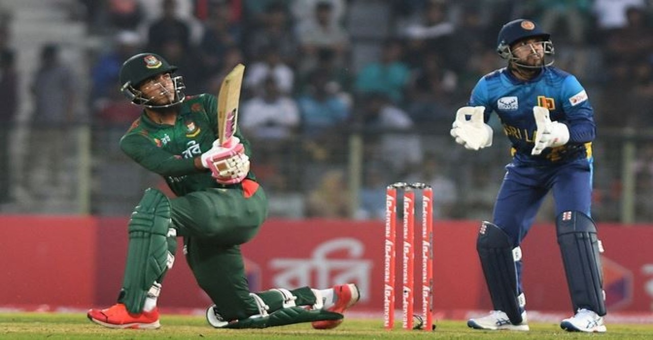 সিরিজ নির্ধারণী ম্যাচে এভাবে ভেঙে পড়ল স্বাগতিকরা