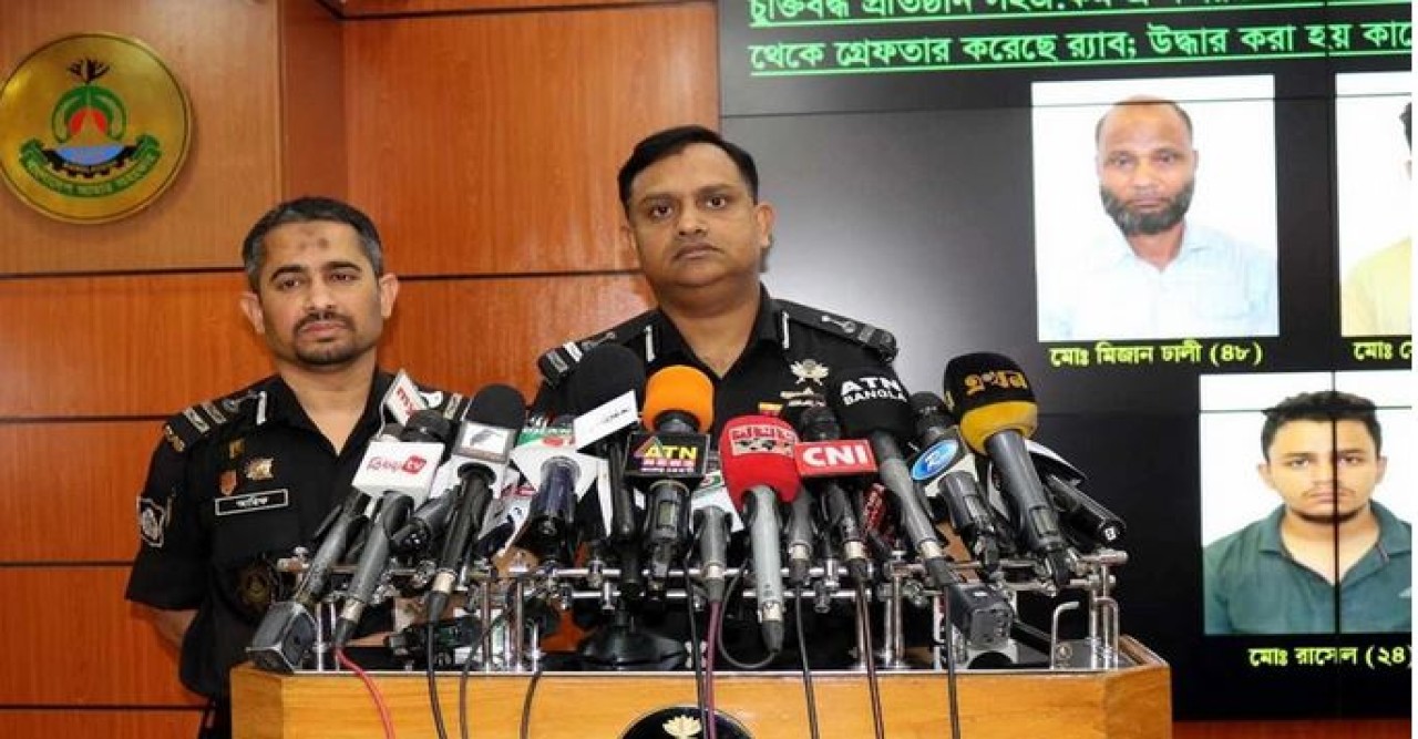 ট্রেনের টিকেট কালোবাজারি চক্রের ৯ জন গ্রেপ্তার
