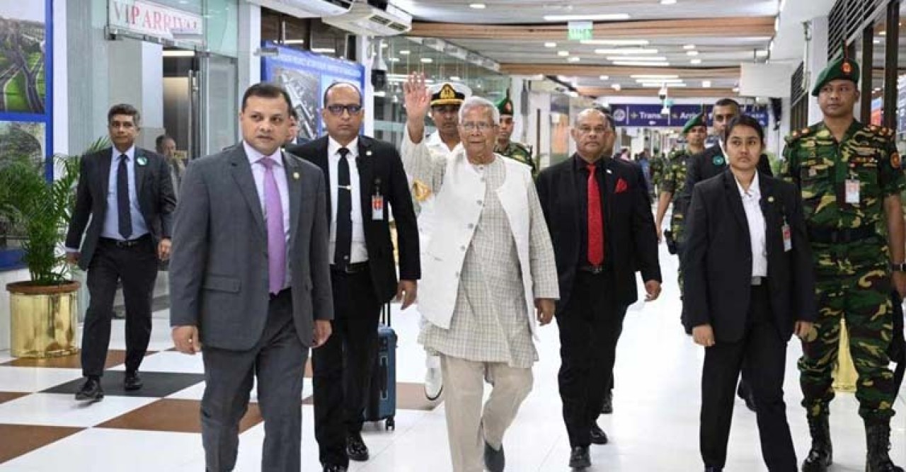 জাপানের উদ্দেশ্যে ঢাকা ছেড়েছেন প্রধান উপদেষ্টা