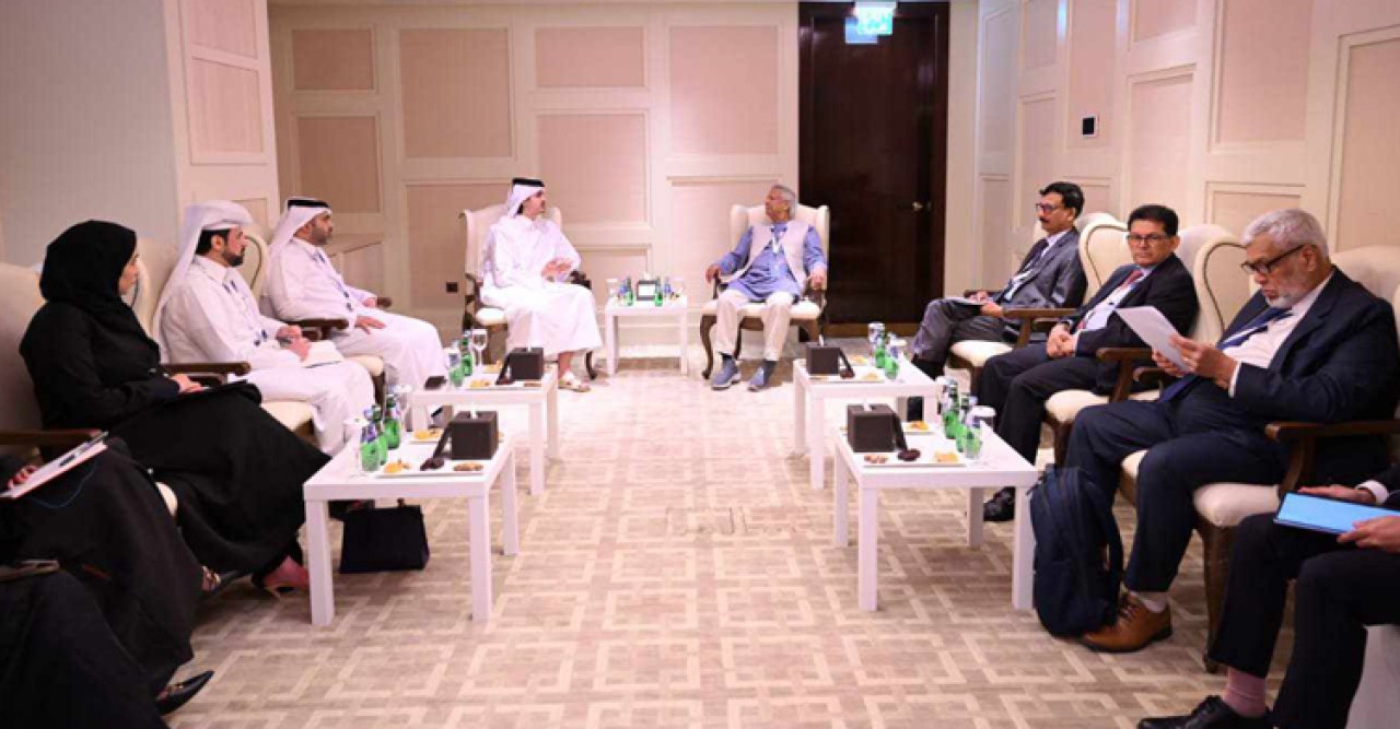 কাতারের উন্নয়ন তহবিলের চেয়ারপারসনের সঙ্গে প্রধান উপদেষ্টার বৈঠক