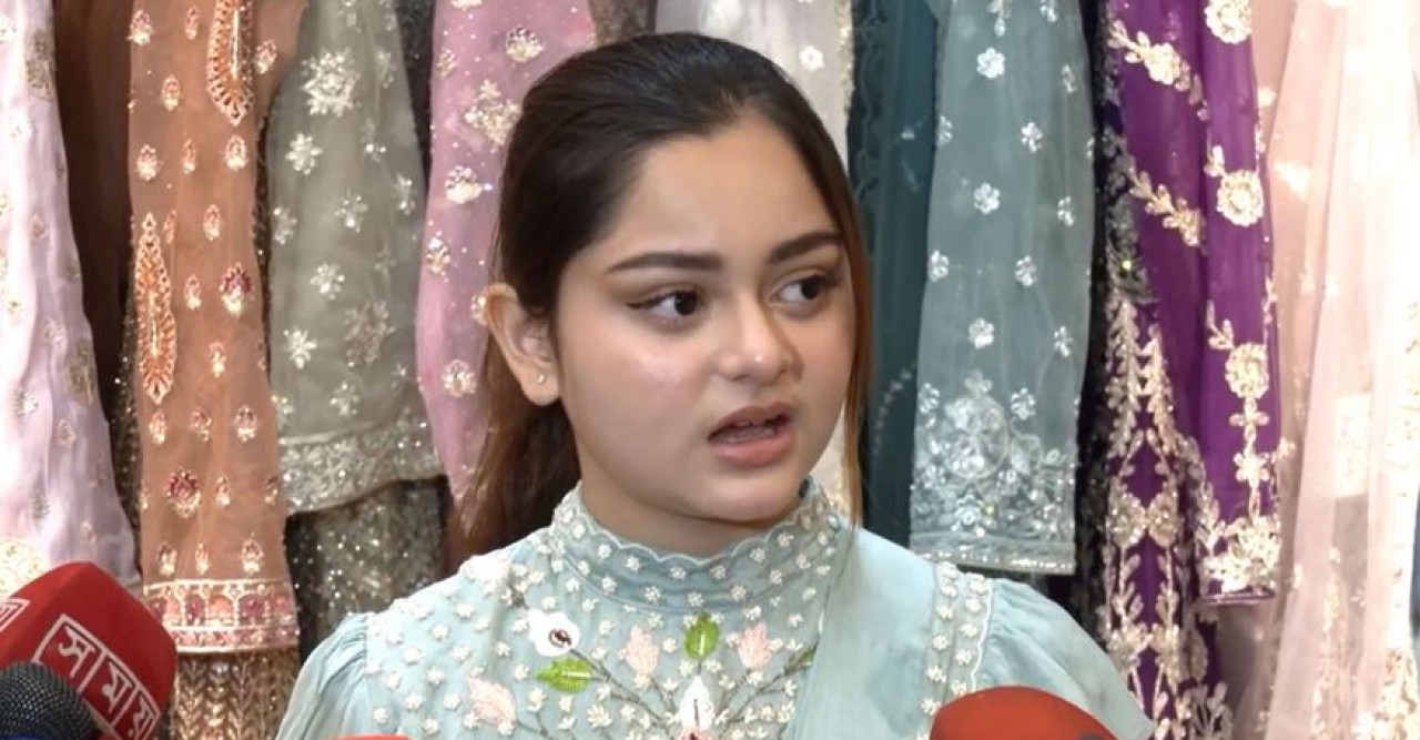 ‘হাউন আংকেল’ কমেন্ট না করে বন্যার্তদের পাশে থাকার আহ্বান লুবাবার