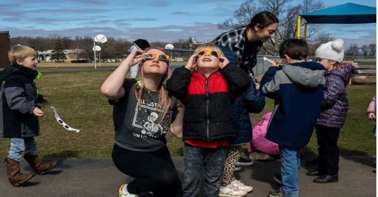 পূর্ণ সূর্যগ্রহণ, যুক্তরাষ্ট্রে বহু স্কুল বন্ধ ঘোষণা