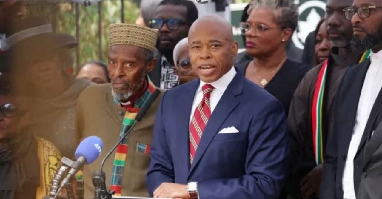 নিউইয়র্ক সিটির মেয়র এরিক অ্যাডামস - বিরুদ্ধে ঘুষসহ পাঁচ দুর্নীতির অভিযোগ