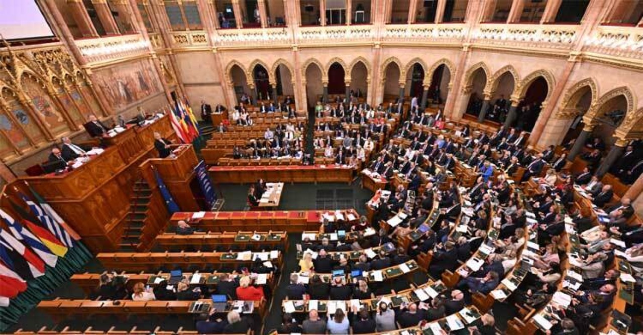 সিরিয়ার ওপর অর্থনৈতিক নিষেধাজ্ঞা প্রত্যাহার করবে ইইউ