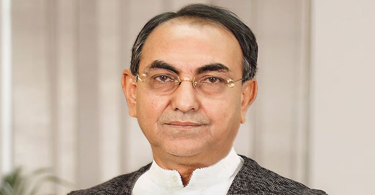 কথা বলছেন মির্জা আব্বাস, সিসিইউ থেকে কেবিনে স্থানান্তর