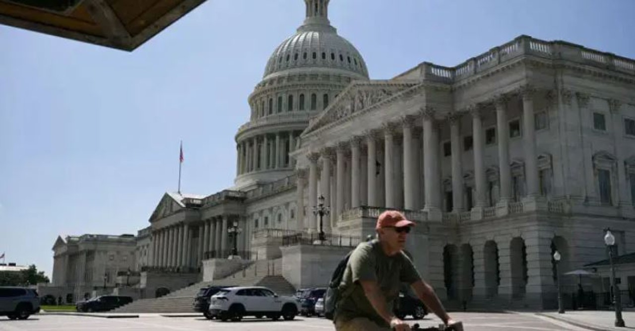 মার্কিন সরকারে দ্বিতীয় দিনের মতো চলছে শাটডাউন