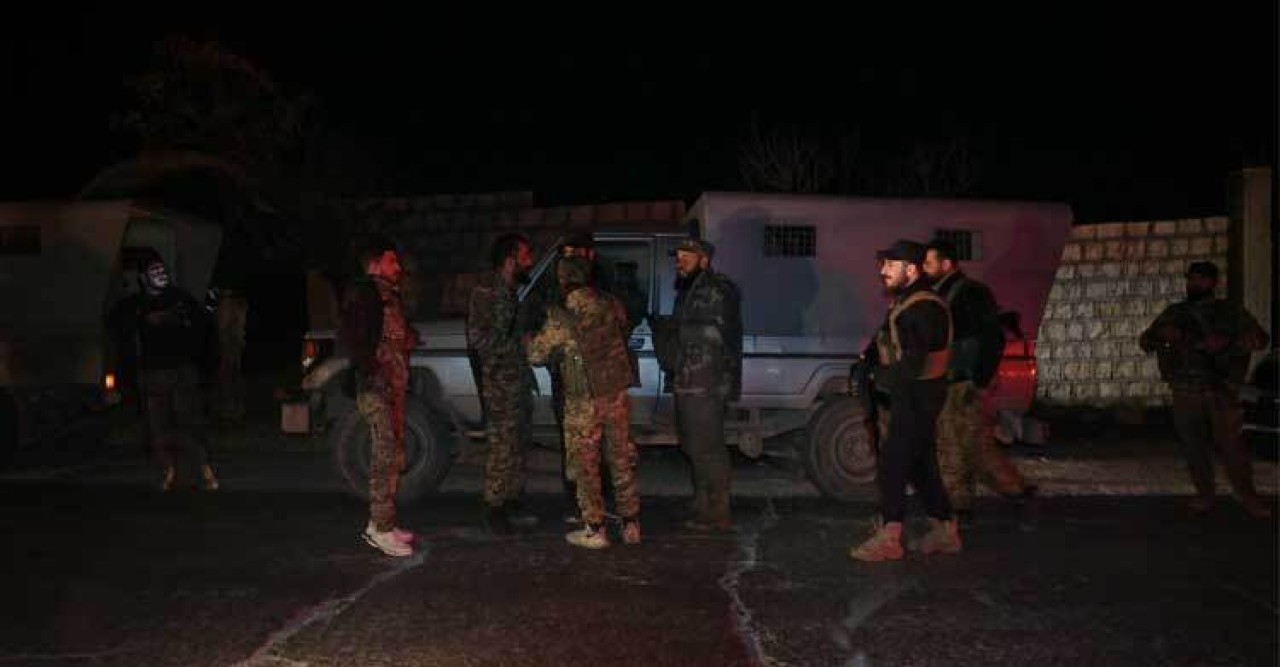 সিরিয়ায় সরকারি বাহিনীর সঙ্গে আসাদপন্থিদের ব্যাপক সংঘর্ষ, নিহত ৭০