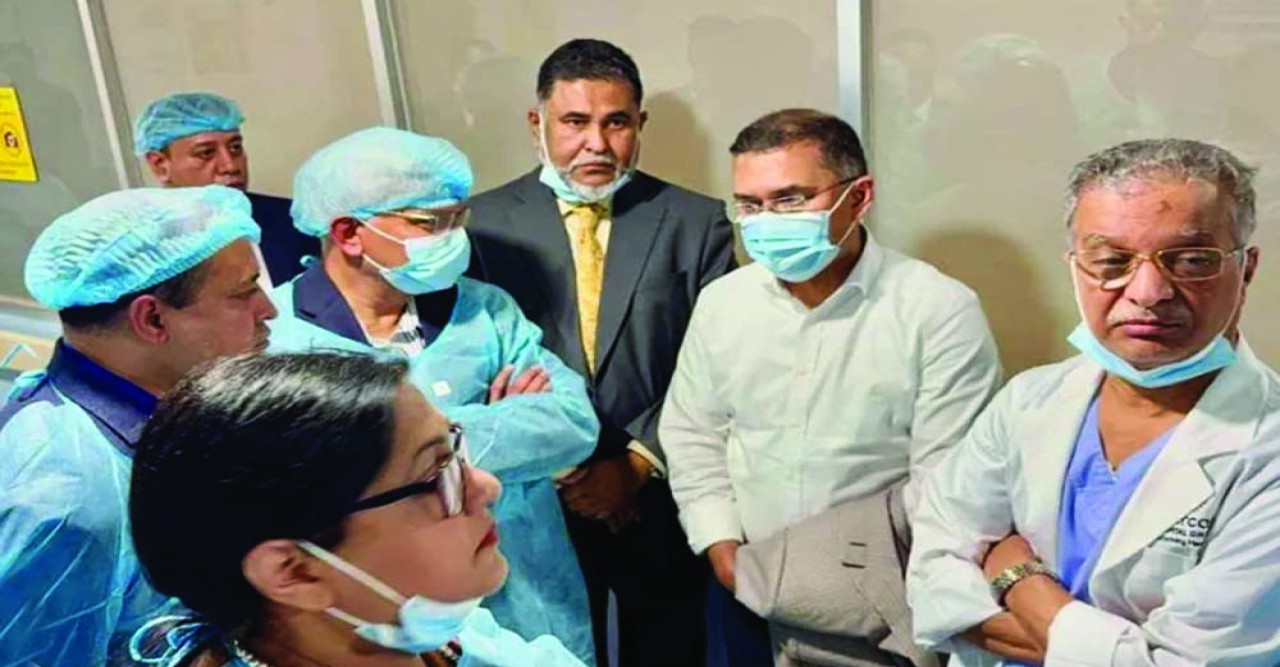 অসুস্থ মায়ের পাশে একান্তে সময় কাটালেন তারেক রহমান