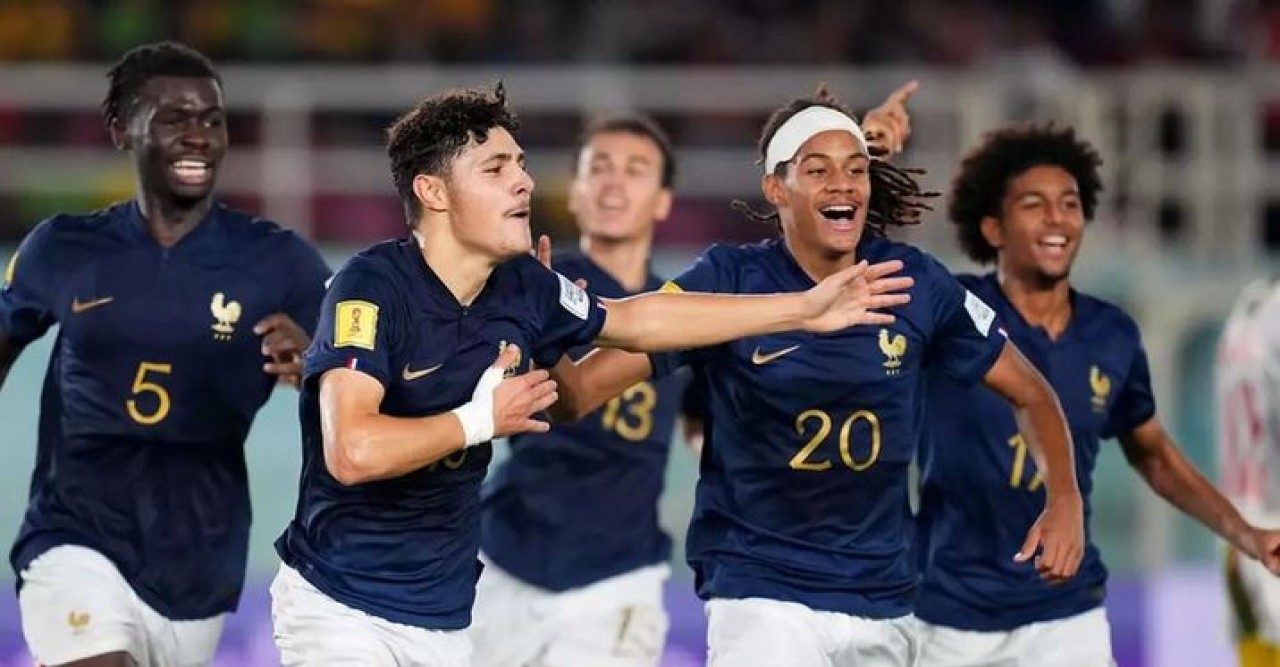 মালির স্বপ্নযাত্রা থামিয়ে ফাইনালে ফ্রান্স