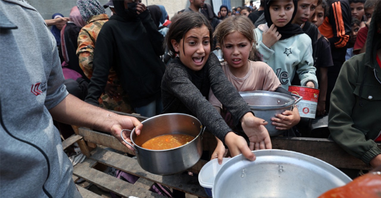 গাজাগামী ত্রাণবাহী জাহাজ আটকে দিলো ইসরায়েল