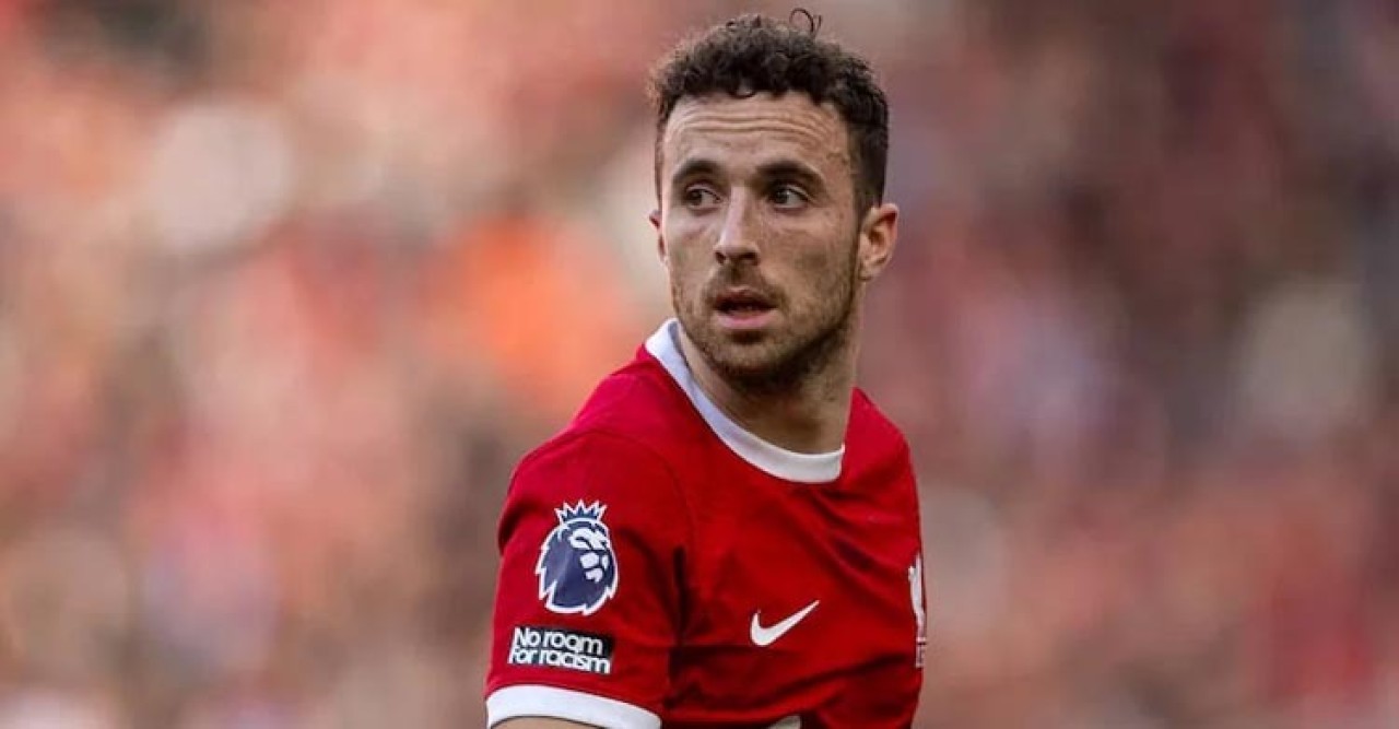 বিয়ের ১০ দিনের মাথায় সড়ক দুর্ঘটনায় লিভারপুল তারকা নিহত