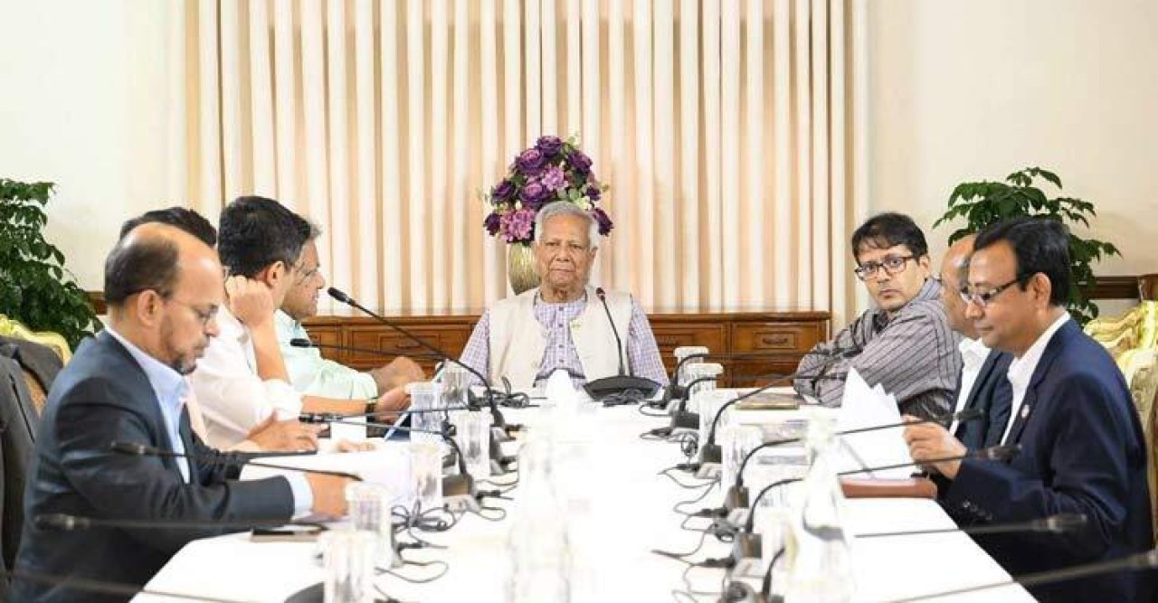 চট্টগ্রাম বন্দরের সক্ষমতা বাড়ানোর উদ্যোগ ত্বরান্বিত করার নির্দেশ প্রধান উপদেষ্টার