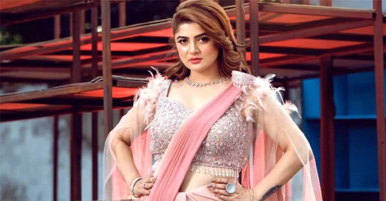 ফের কটাক্ষের শিকার শ্রাবন্তী