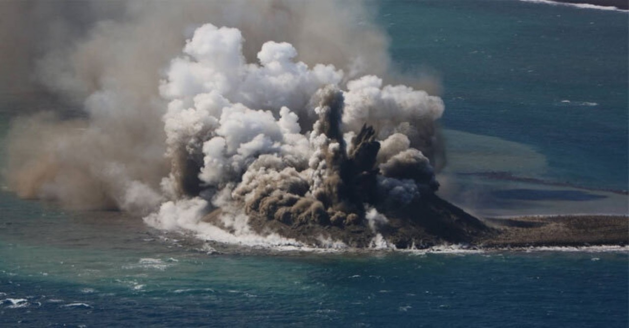 জাপানে জেগে উঠলো নতুন দ্বীপ