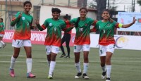 সাফ অনূর্ধ্ব-১৬ সুরভীর জোড়া গোলে নেপালকে হারাল বাংলাদেশ