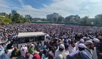 আইনজীবী সাইফুলের জানাজায় মানুষের ঢল