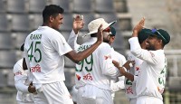 বোলারদের লড়াইয়েও পিছিয়ে বাংলাদেশ