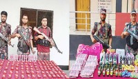 শার্শা সীমান্তে মাদকসহ সাড়ে ৭ লাখ টাকার ভারতীয় পণ্য জব্দ