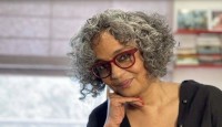 ‘পেন পিন্টার’ পুরস্কার পেলেন অরুন্ধতী রায়