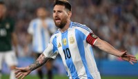 রেকর্ড হ্যাটট্রিক করে নিজেকে ‘বাচ্চা’ বললেন মেসি