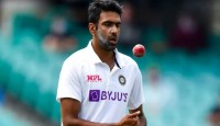 অসুস্থ মায়ের পাশে থাকতে টেস্টের মাঝপথে দল ছাড়লেন অশ্বিন