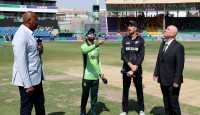 চ্যাম্পিয়ন্স ট্রফি, টস জিতে নিউজিল্যান্ডকে ব্যাটিংয়ে পাঠালো পাকিস্তান