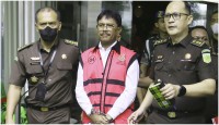 দুর্নীতির মামলায় ইন্দোনেশিয়ার মন্ত্রী গ্রেপ্তার