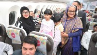 প্রধানমন্ত্রীর মমতা দেখে অভিভূত বিমানের যাত্রীরা