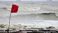২০ অঞ্চলের নদীবন্দরে সতর্ক সংকেত