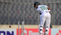 স্বস্তির বোলিংয়ের পর ব্যাটিংয়ে হতাশা